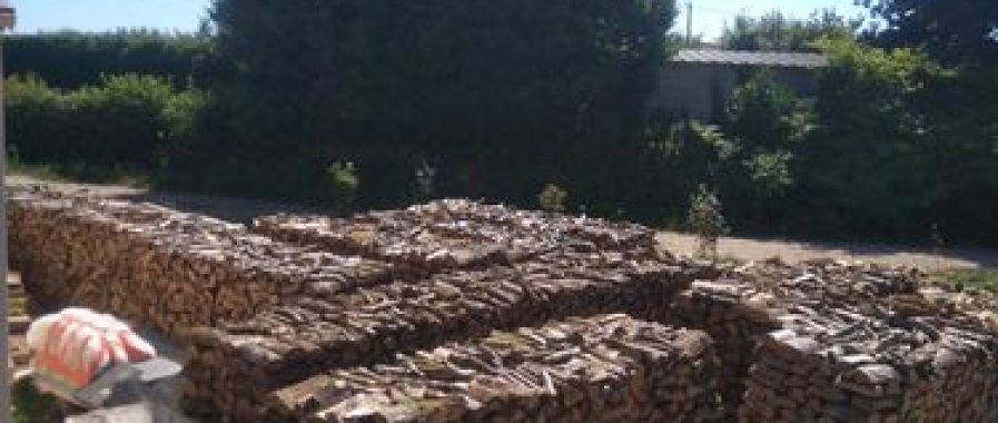 Bois de Chauffage 30 à 35 cm – Idéal pour Votre Cheminée