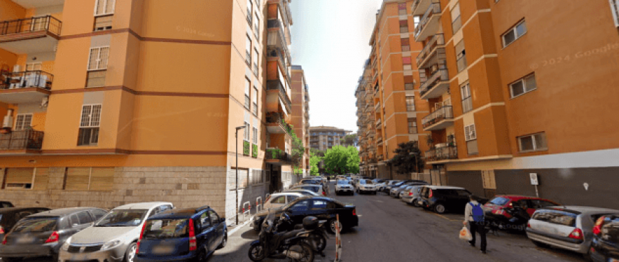Villa Gordiani: Triloque con Balcone in Affitto