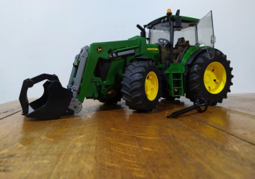 Tracteur John Deere avec remorque