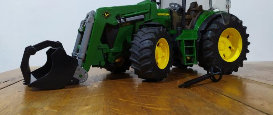 Tracteur John Deere avec remorque